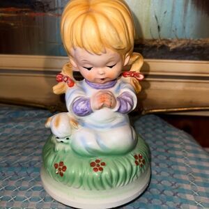 Vintage Fred Roberts Music Box with Little Girl and Her Dog Praying